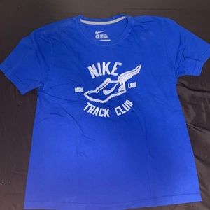 Nike T-shirt track shoe shirt